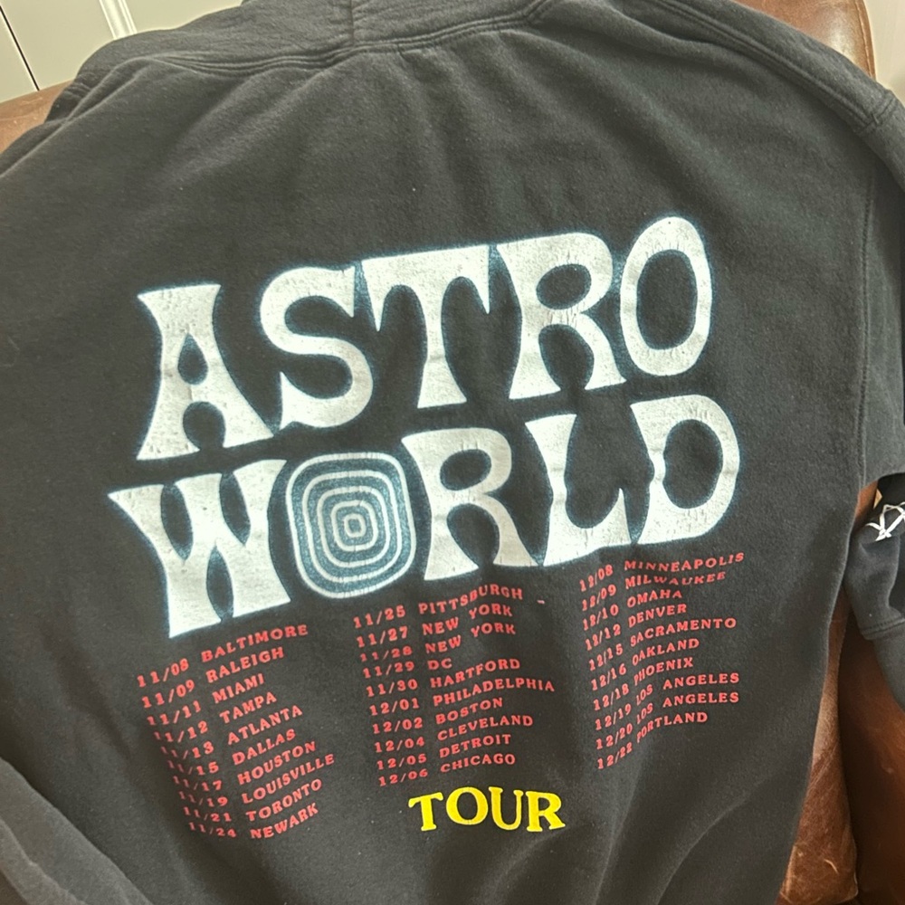 Astroworld concert sweatshirt size M